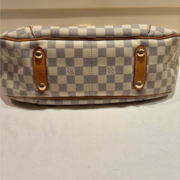 Louis Vuitton White and Tan Checkered Shoulder Bag - Picture 9 of 14